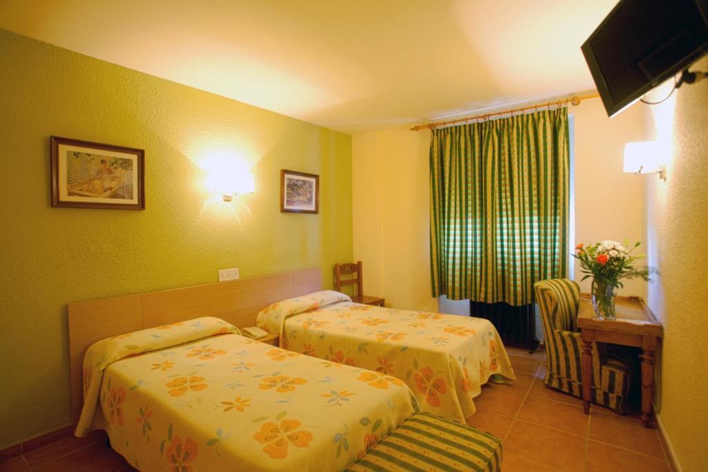 Hotel La Paz Jaca Eksteriør billede
